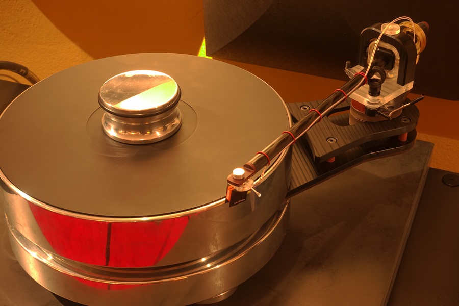 tonearm flex (10.5 inches) mounted on a Transrotor Fat Bob S